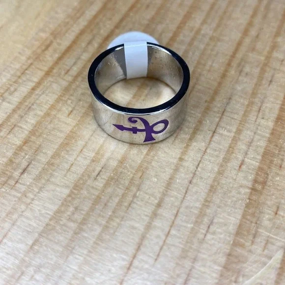Prince Purple Symbol Ring Love Purple Rain Music Artist‎ Silvertone Unisex Sz 8 - Picture 2 of 4